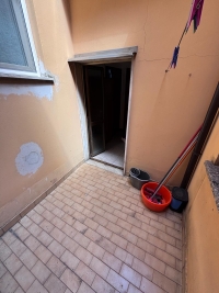 2 LOCALI CON AMPIO BALCONE - PDG11