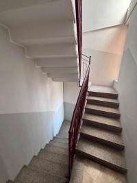 2 LOCALI CON AMPIO BALCONE - PDG11