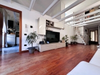 SEREGNO, 3 LOCALI CON TERRAZZO E BOX - RIF. SV3BT