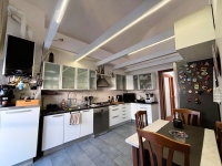 SEREGNO, 3 LOCALI CON TERRAZZO E BOX - RIF. SV3BT