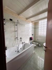 SEREGNO, 3 LOCALI CON TERRAZZO E BOX - RIF. SV3BT