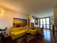 SEREGNO, 2 LOCALI ARREDATO - RIF. SA33