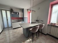 VARESE, 3 LOCALI SU DUE LIVELLI -  RIF. VV33