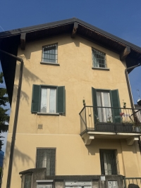 VARESE, 3 LOCALI SU DUE LIVELLI -  RIF. VV33