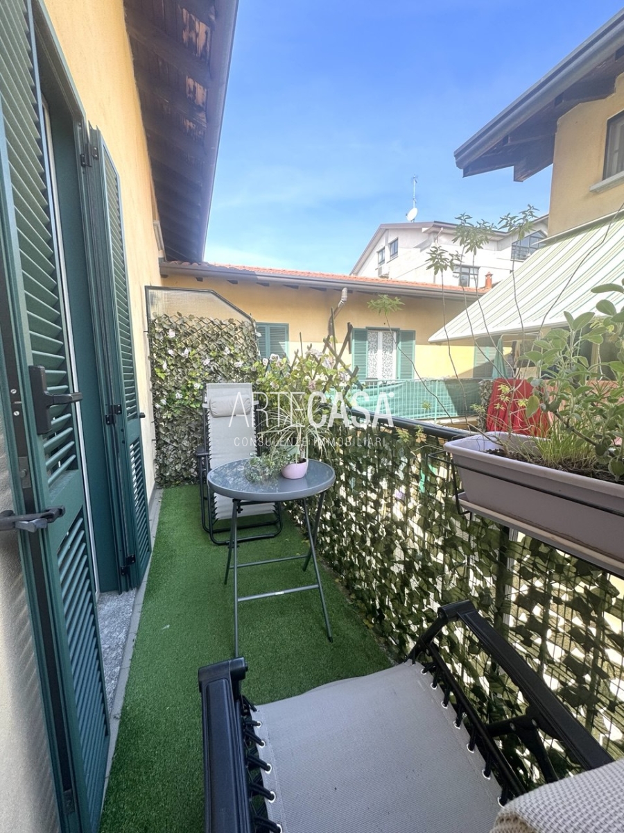 VARESE, 3 LOCALI SU DUE LIVELLI -  RIF. VV33