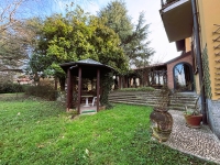 BRIOSCO, VILLA CON PARCO E DEPENDANCE - RIF. VB11