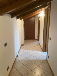 MEDA, 2 LOCALI CON BALCONE - RIF. M157