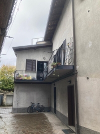 MEDA, 2 LOCALI CON BALCONE - RIF. M157