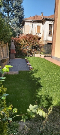 GIUSSANO, 3 LOCALI CON GIARDINO E BOX DOPPIO - RIF GV3GP