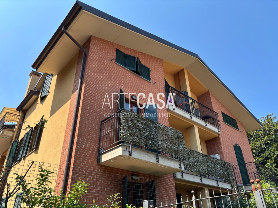GIUSSANO, 3 LOCALI CON GIARDINO E BOX DOPPIO - RIF GV3GP
