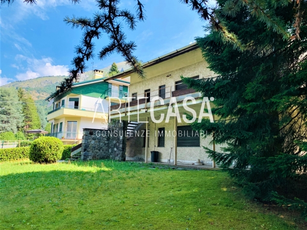 CASSINA VALSASSINA, VILLA SINGOLA CON DUE APPARTAMENTI - CVVS1