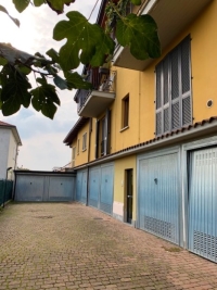 GIUSSANO, 3 LOCALI ARREDATO - RIF. GA933